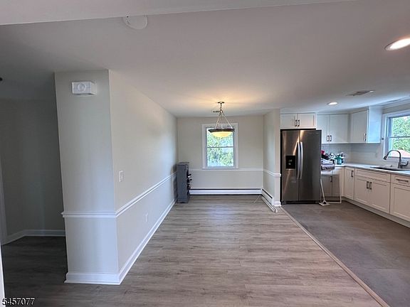 5th image of 79 Tuttle St #2