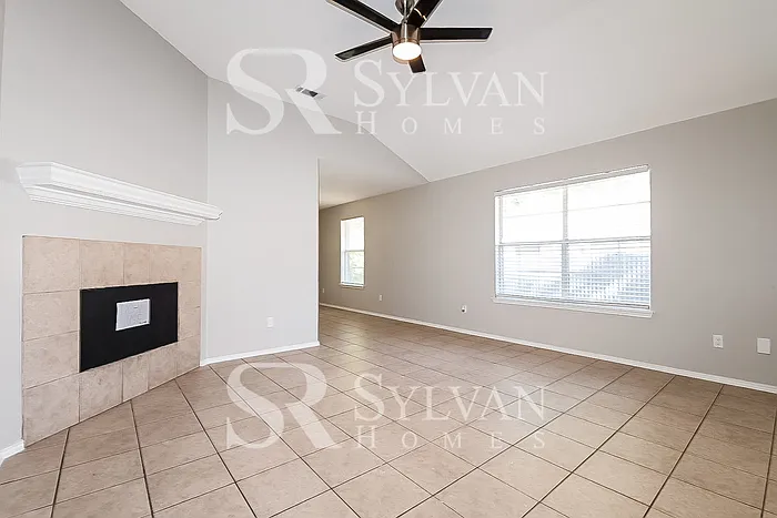 Building Photo - 1215 S Oak Cliff Blvd
