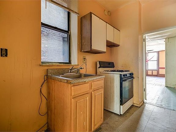4th image of 434 W 49th St APT 2W