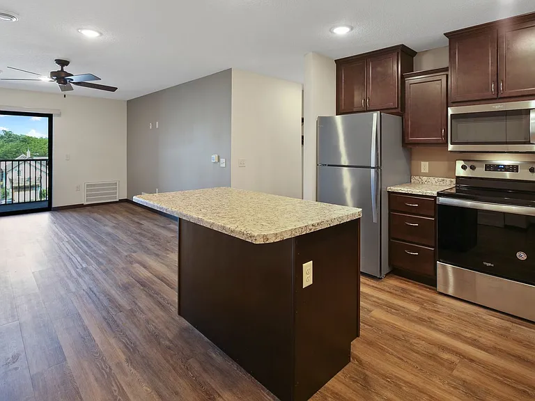 Rivertown Residential Suites — Photo 9