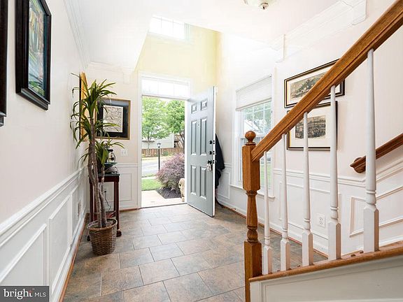 3rd image of 6343 Burgundy Leaf Ln