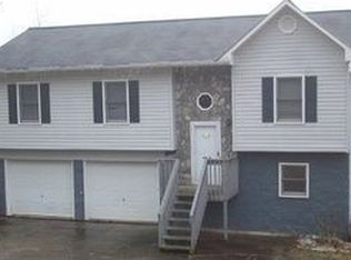 206 Countryside Dr SE, Lenoir, NC 28645