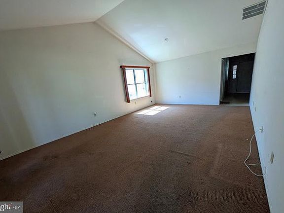 5th image of 53 Deep Hollow Ln N