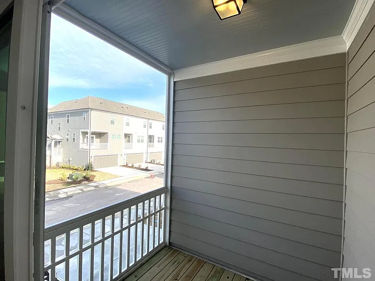 336 Clementine Dr — Photo 16