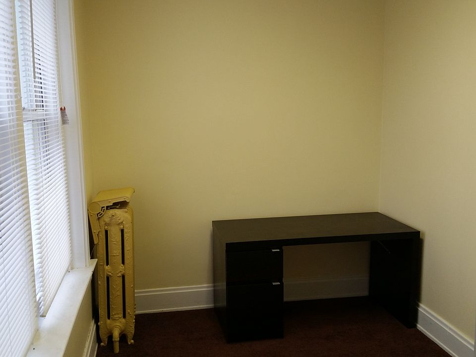 bedroom#2/Study 7.5'x10.5'