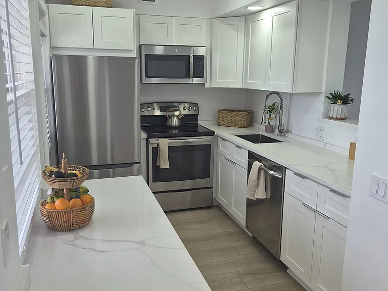 3050 N Palm Aire Dr #702 — Photo 5