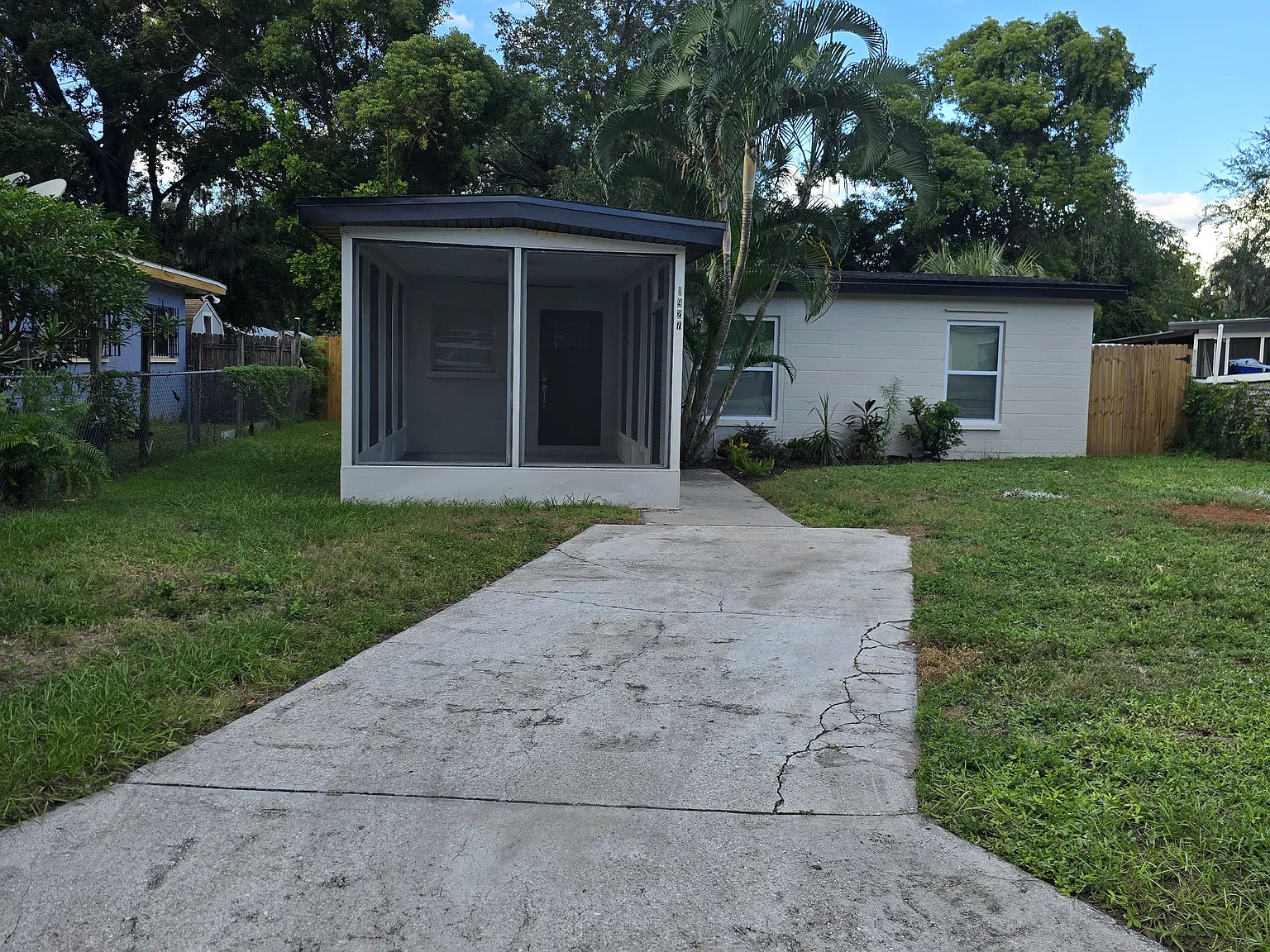 3 bed, 1079 sqft, $2,200 — Photo 1