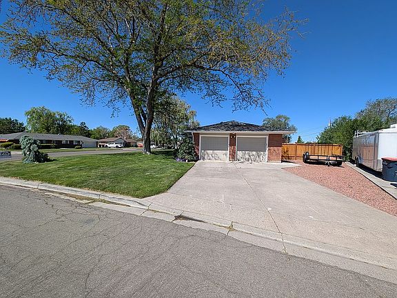 3rd image of 1311 Alder Dr
