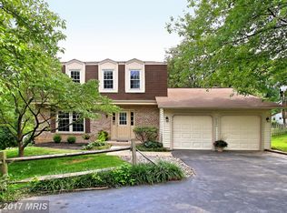 9823 Wolcott Dr, Burke, VA 22015