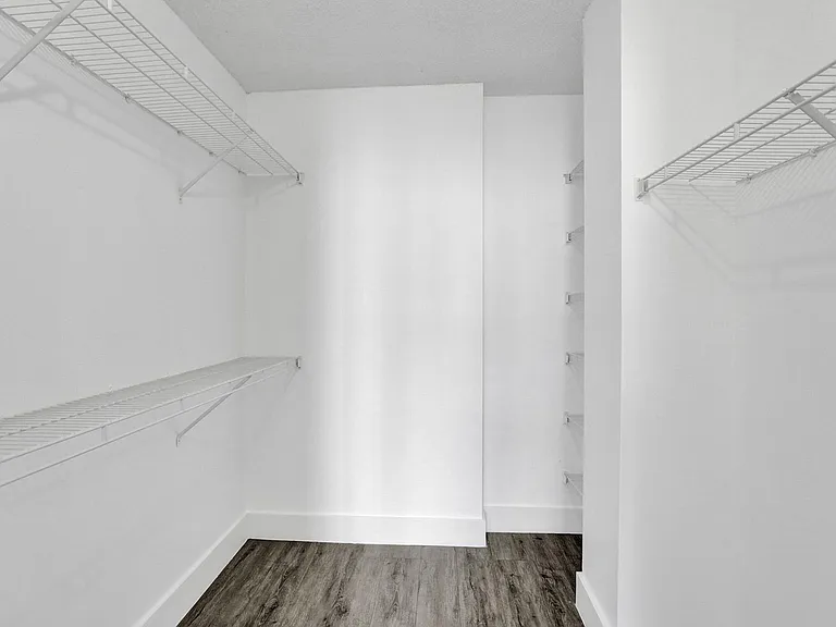 126 SW 17th Rd #601 — Photo 2