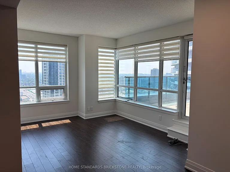 7165 Yonge St #Penthouse 108 — Photo 6