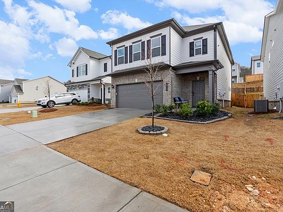 3rd image of 413 Perth Dr