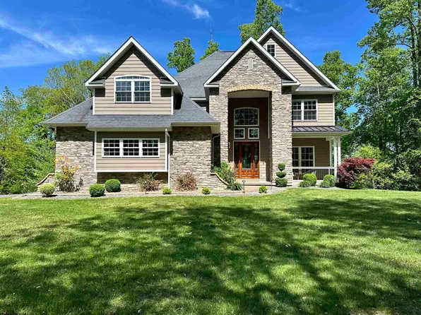 608 Montana Rd, Fairmont, WV 26554