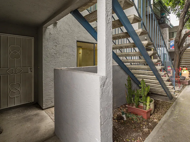 1463 Essex St #2-1 — Photo 2