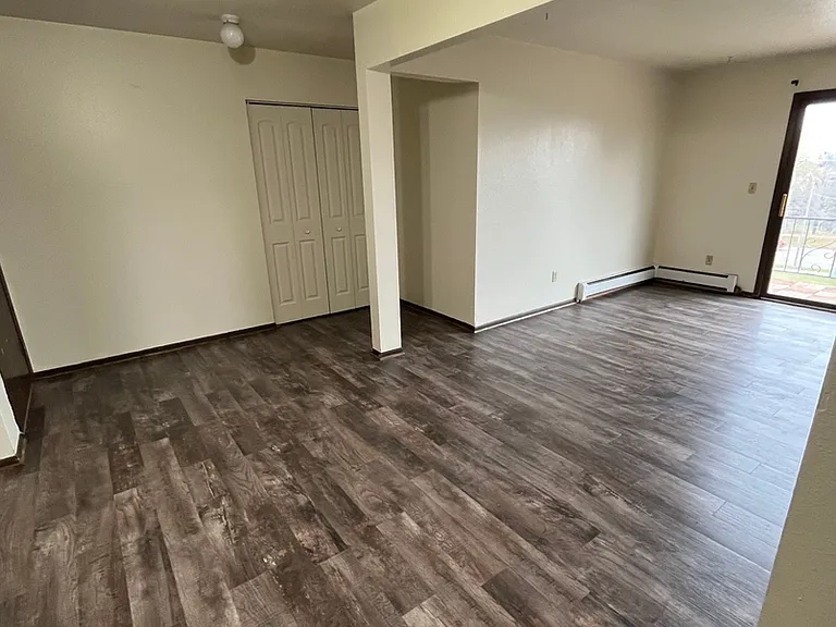 313 W Interstate Ave — Photo 4