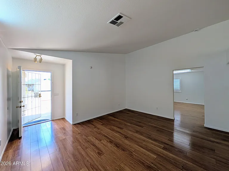 2824 W Angela Dr — Photo 13