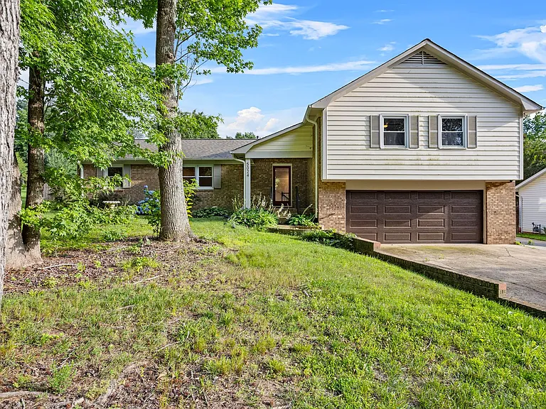 5024 Timbrook Ln — Photo 2