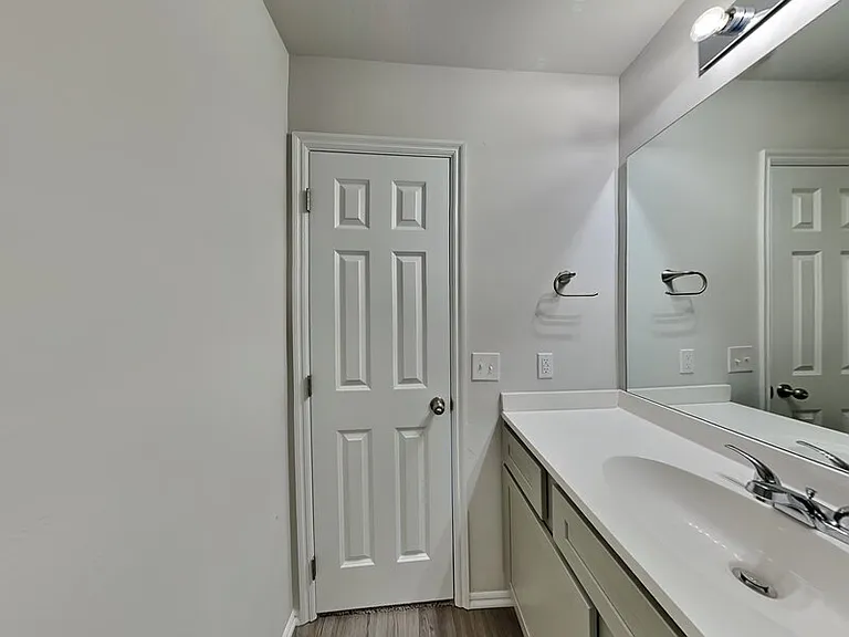 1029 E Stetson Ln — Photo 14