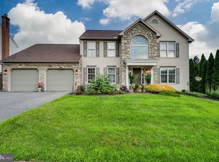 514 Augusta Dr W, Sinking Spring, PA 19608