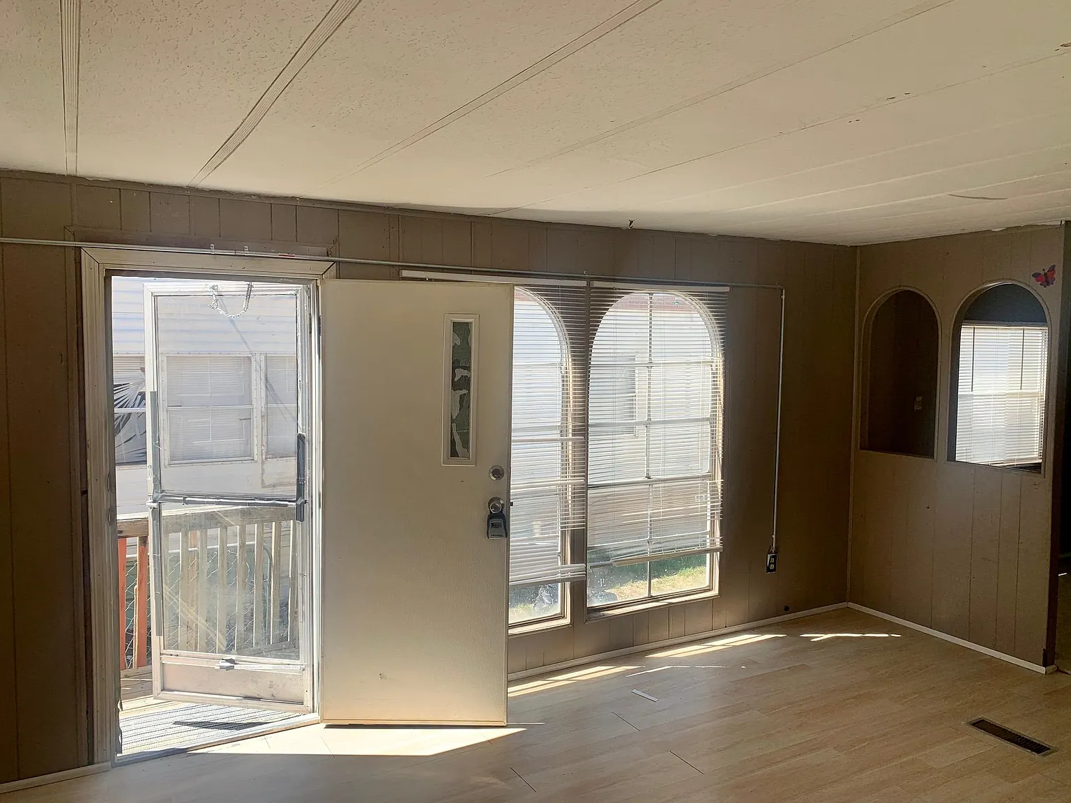 501 W Loring Ave — Photo 4