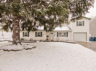 34615 W Point Dr, North Ridgeville, OH 44039
