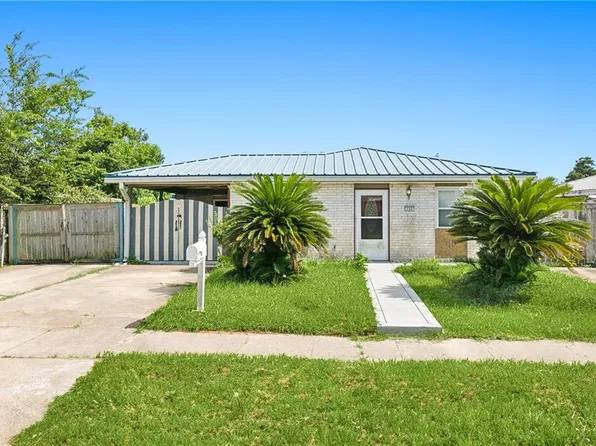 733 Willowbrook Dr, Gretna, LA 70056
