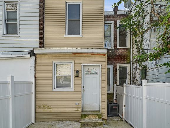 4th image of 2221 W Firth St