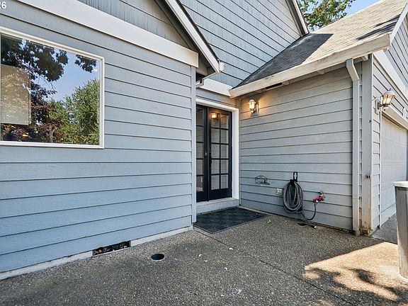 4th image of 3302 NE Olympic St