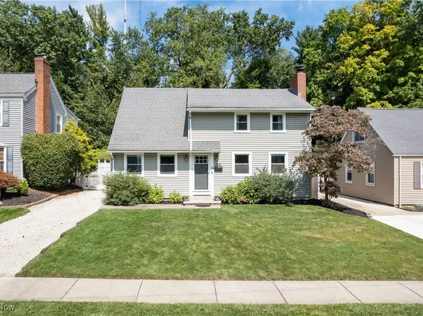 1441 Crest Ave, Cuyahoga Falls, OH 44223