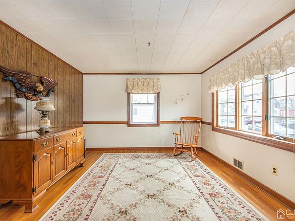 2nd image of 53 Eiseman Ave