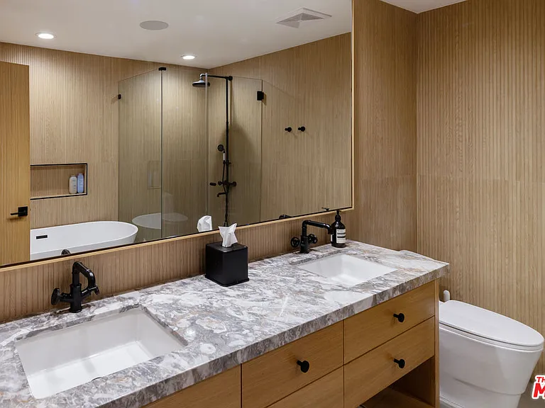 1033 Carol Dr #305 — Photo 13