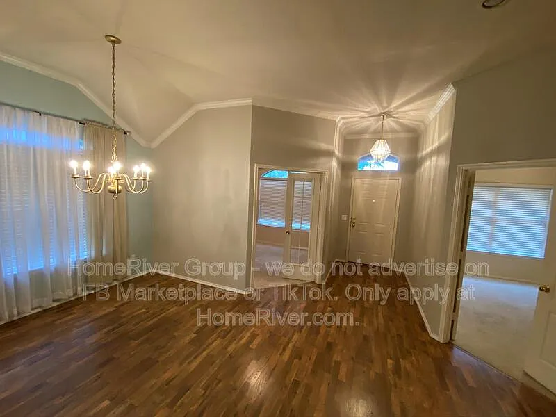 4 bed, 2.0 bath, 2088 sqft, $2,395 — Photo 4