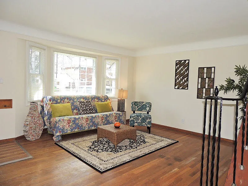 3 Bed & 2 Full Bath Cape Cod for Rent! — Photo 3