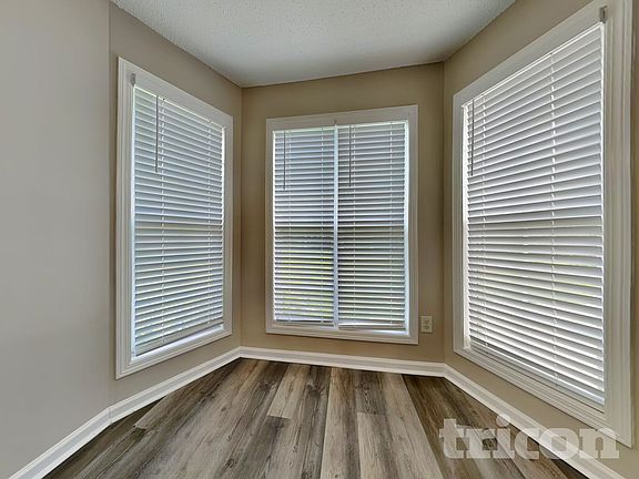 4th image of 745 Remington Cir