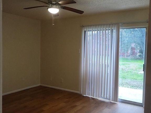 3rd image of 300 N Milam St APT 3