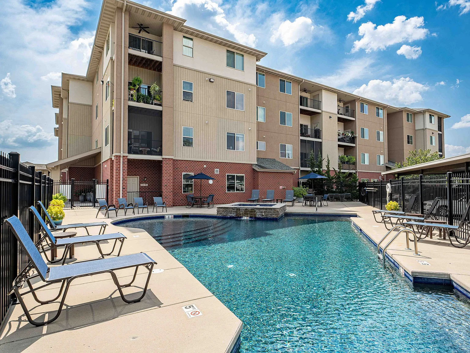 Coryell Commons — Photo 1