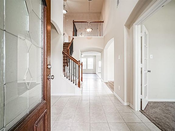 3rd image of 13915 Lanier Shore Lane