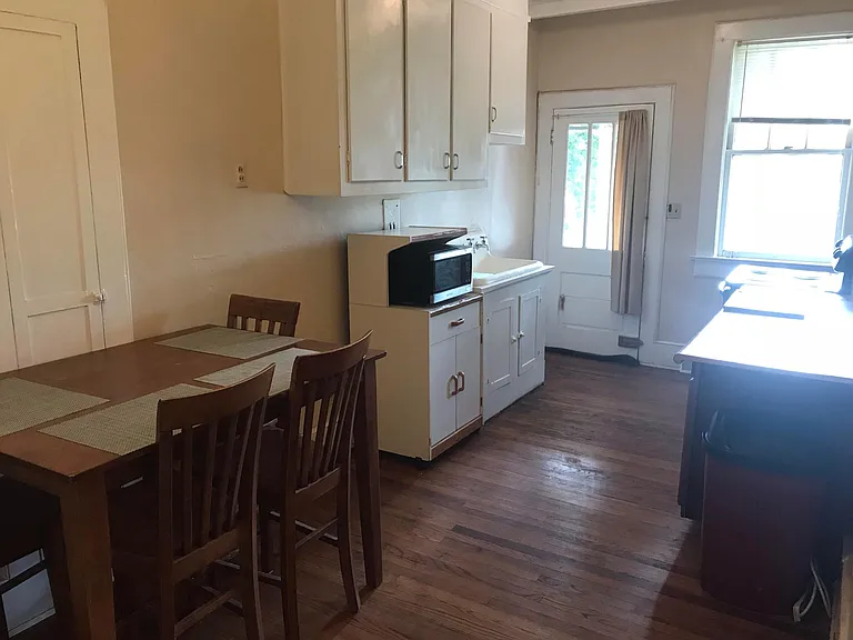 2217 Marion St — Photo 6