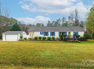 1327 Premier Rd, Granite Falls, NC 28630