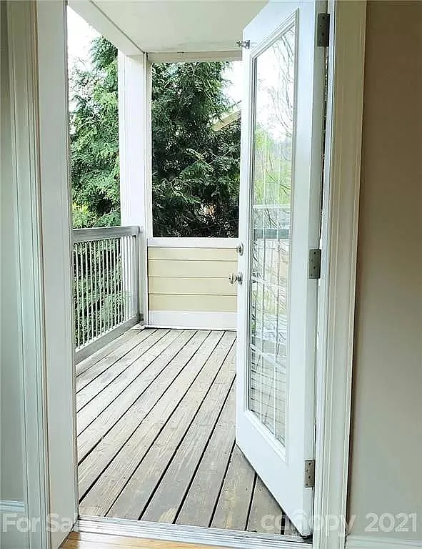 2 bed, 1163 sqft, $2,100 — Photo 4