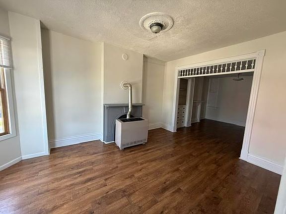 3rd image of 5 Hill St #2