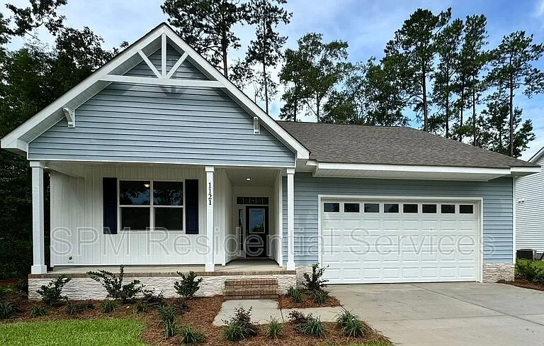 1121 Echo Dr NE — Photo 1