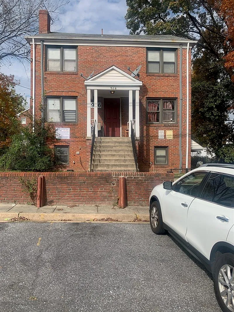 906 Fairview Ave Apartments, LLC — Photo 2