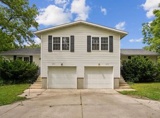 203-205 N Hackett Rd, Waterloo, IA 50701