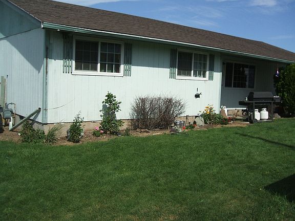 3rd image of Four Bedroom 2 Bath Home 706 Ne Gumwood