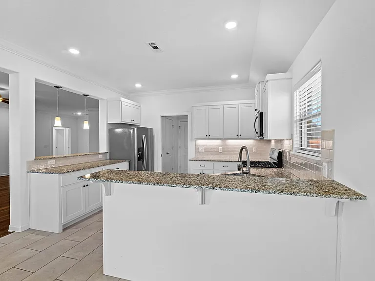 4304 W Newton Ave — Photo 9