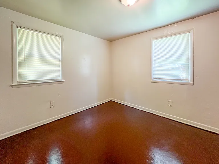 1811 Owens Ct — Photo 11