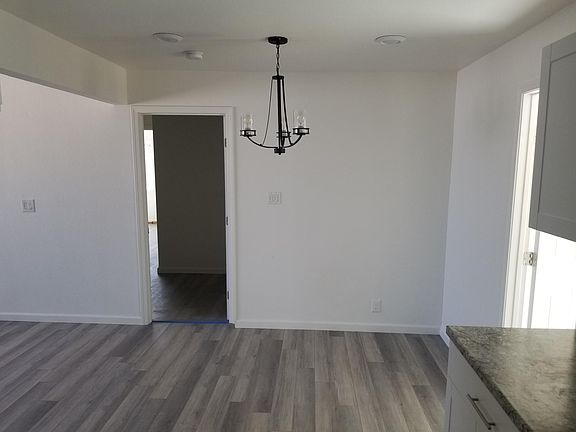5th image of 204 W Pearl Ave