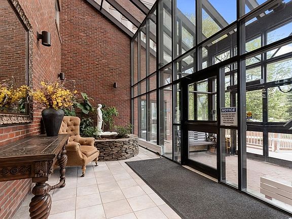 2nd image of 154 Lynnway Unit 407