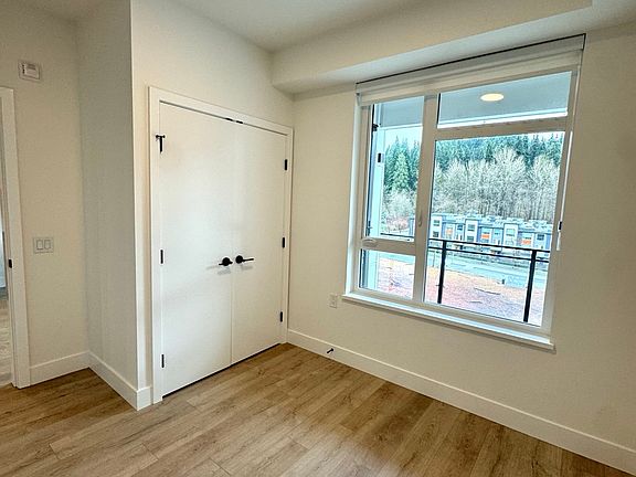 4th image of 111 Buller St #5